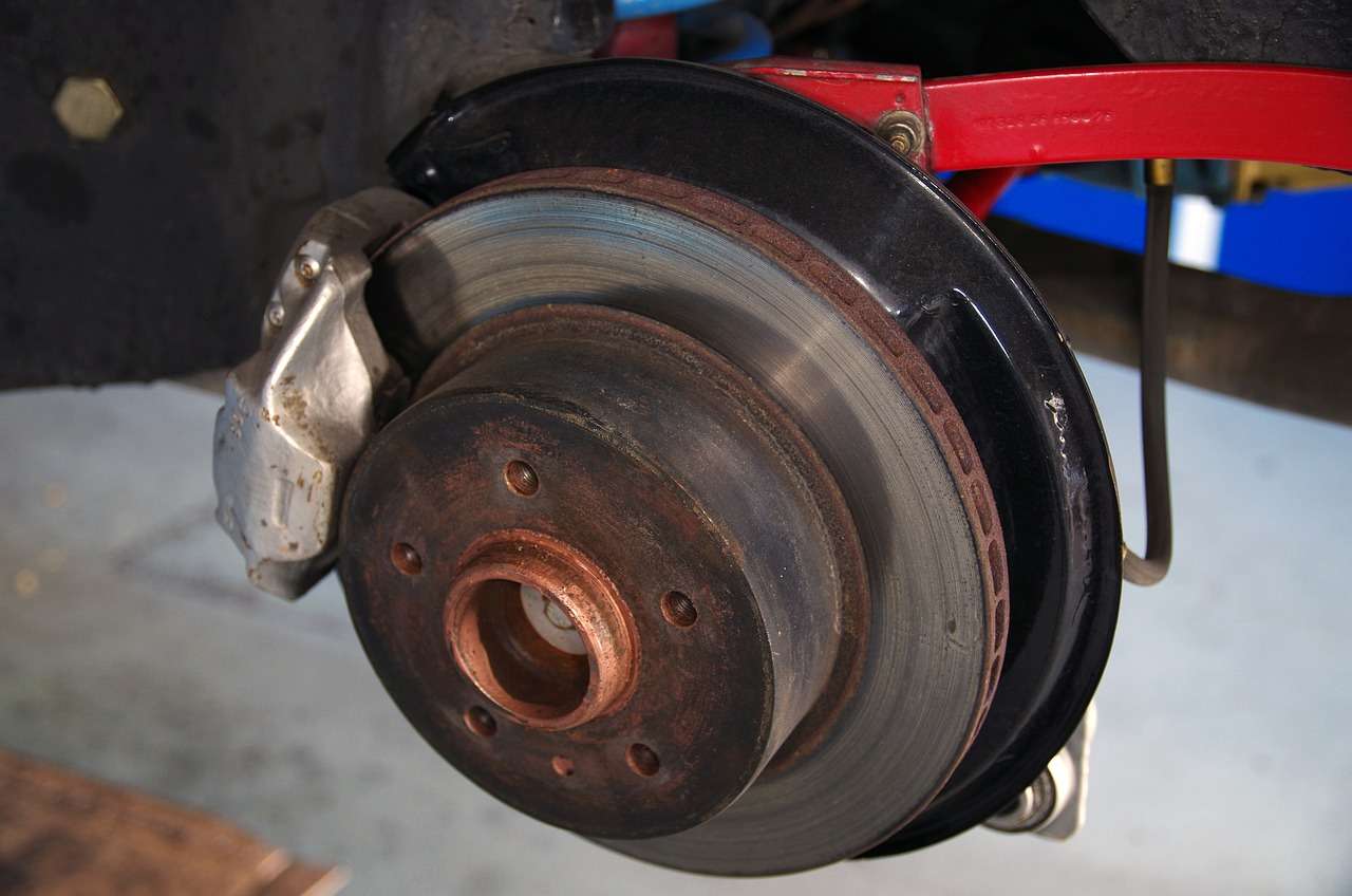 brakes maintenance, repair, disc brake-3841839.jpg